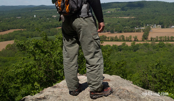 https://www.njhiking.com/wp-content/uploads/2015/05/hiking-pants-600x350.jpg