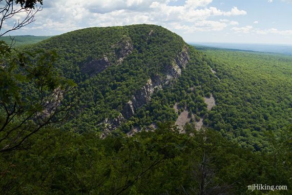 2nd overlook, view of Mt Tammany
