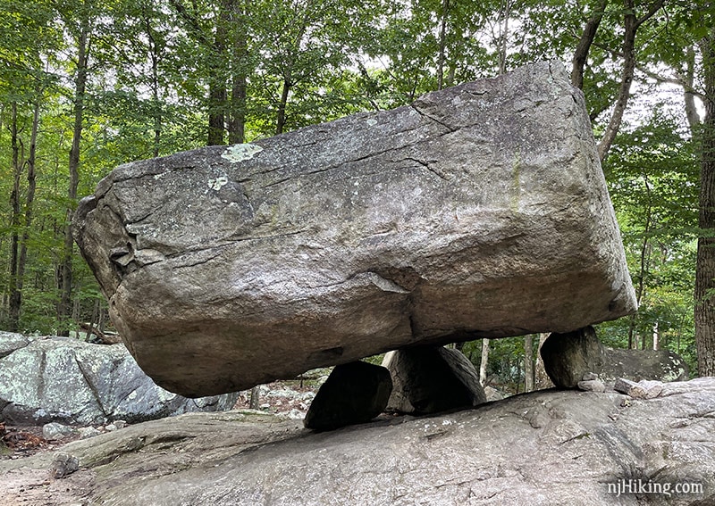 Pyramid Mountain – Tripod Rock | njHiking.com