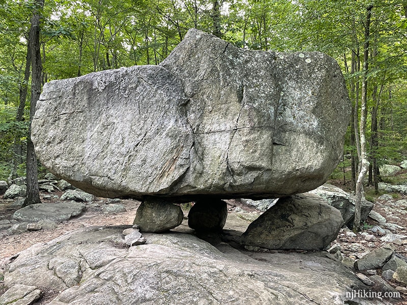 Pyramid Mountain – Tripod Rock | njHiking.com