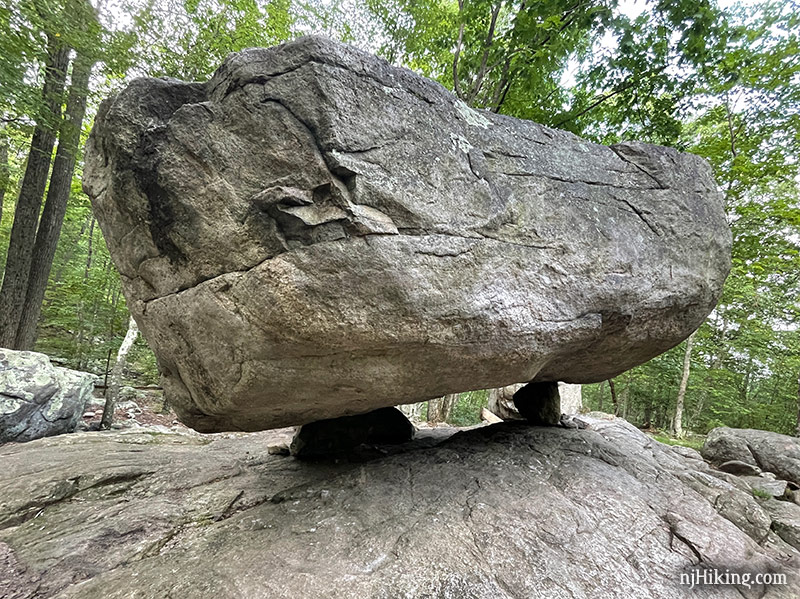 Pyramid Mountain – Tripod Rock | njHiking.com