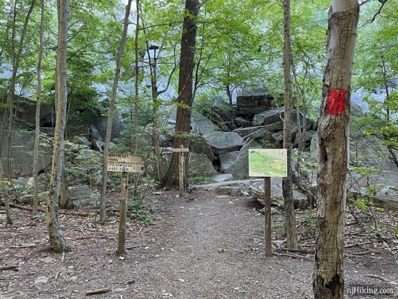 Signs at the bottom of the Bonticou Crag rock scramble.